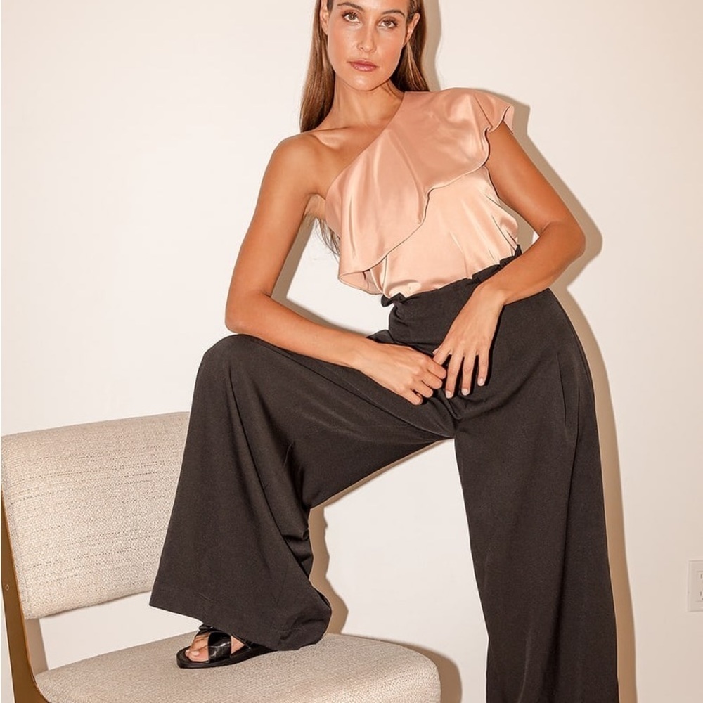 Lulus Defining Style Satin Ruffled One Shoulder Top in Light‎ Peach Size Small